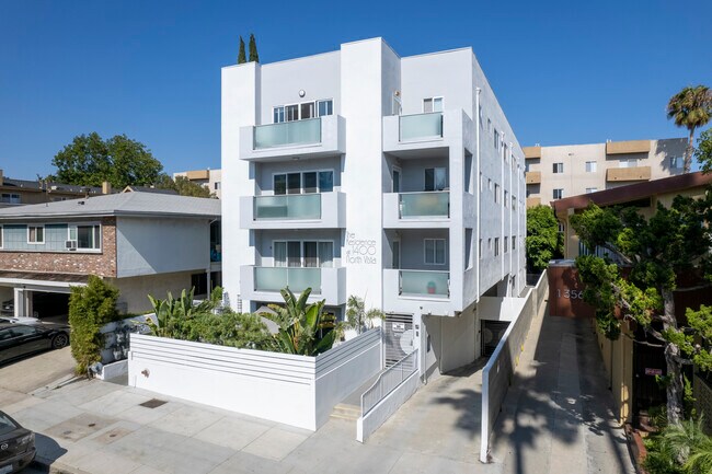 The Residence at 1400 Vista