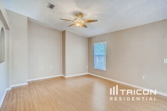 1080 Amanda Kay Cir in Sanford, FL - Building Photo - Building Photo