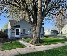 1697 London in Lincoln Park, MI - Building Photo - Building Photo