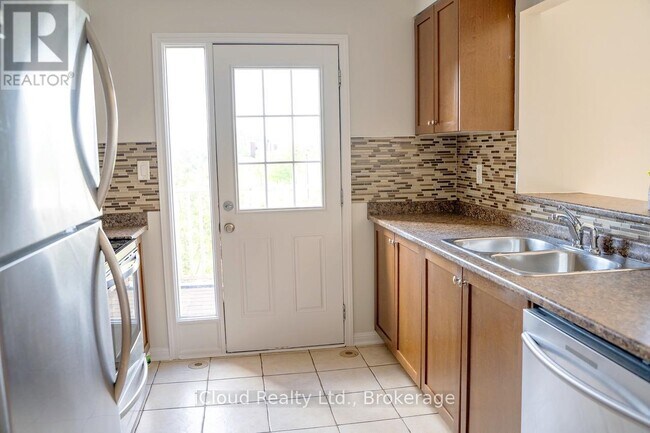 637 Speyer Cir in Milton, ON - Building Photo - Building Photo