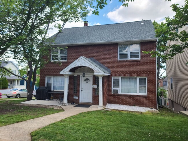 34 Vernon Ave, Unit #2