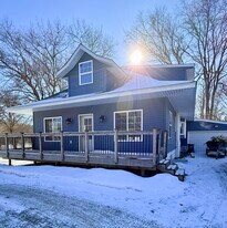 553 Elm Ave E in Delano, MN - Building Photo