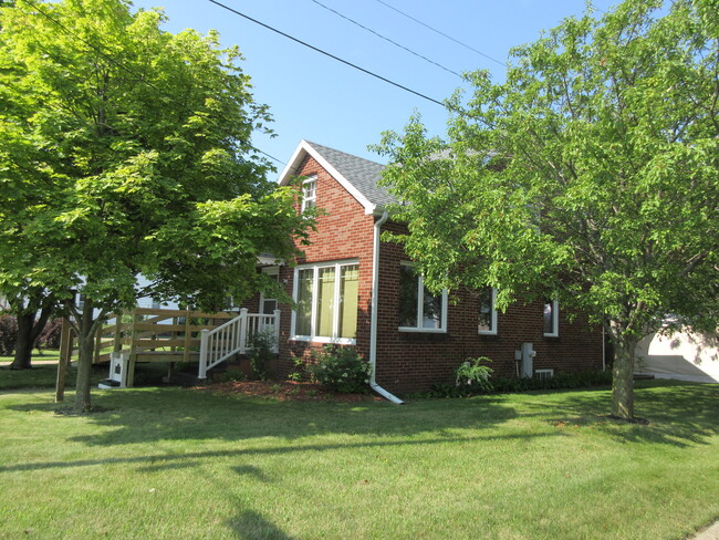 408 Prentice St, Unit House in Stevens Point, WI - Foto de edificio - Building Photo