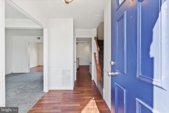 1041 Brixton Ct in Sterling, VA - Building Photo - Building Photo