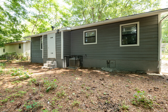 485 Wilson Mill Rd SW in Atlanta, GA - Building Photo - Building Photo