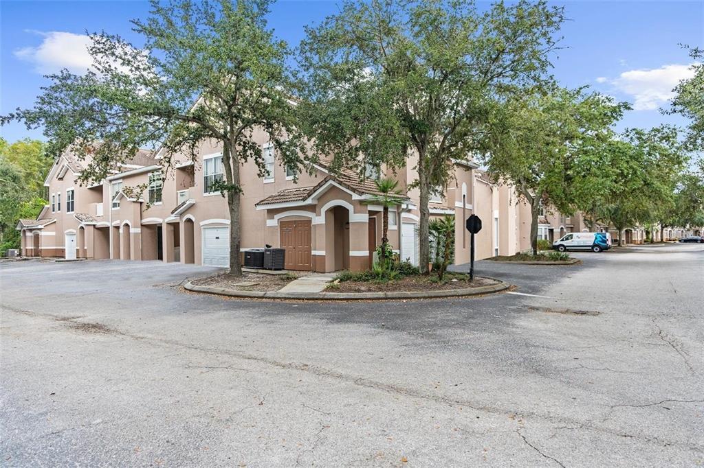 18118 Villa Creek Dr in Tampa, FL - Building Photo