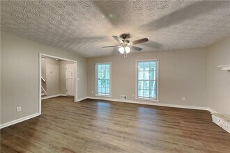 211 Powder Mill Dr in Dallas, GA - Building Photo - Building Photo