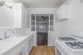 4115 Palmwood Dr in Los Angeles, CA - Building Photo - Interior Photo