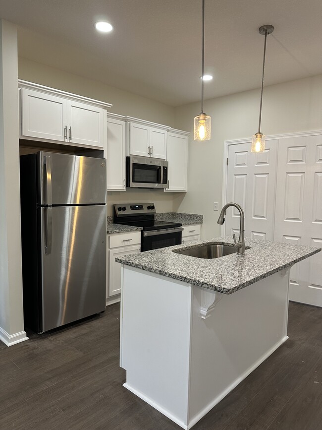 1205 Winona Ave, Unit A