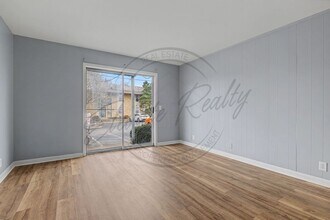 555 N Dupont Ave in Nashville, TN - Foto de edificio - Building Photo