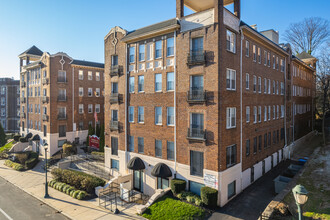 Pennbrook Apartments in Philadelphia, PA - Building Photo - Building Photo