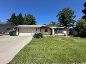 2720 Sandstone Dr in Anderson, CA - Building Photo