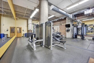360 W Illinois St in Chicago, IL - Building Photo - Building Photo