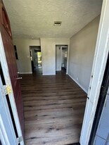 7339 Eisenhower Rd in Houston, TX - Building Photo