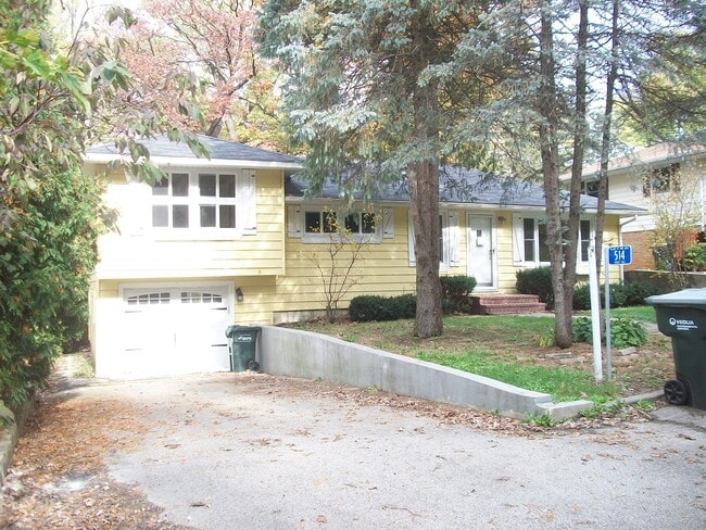 property at 514 Sunset Vale