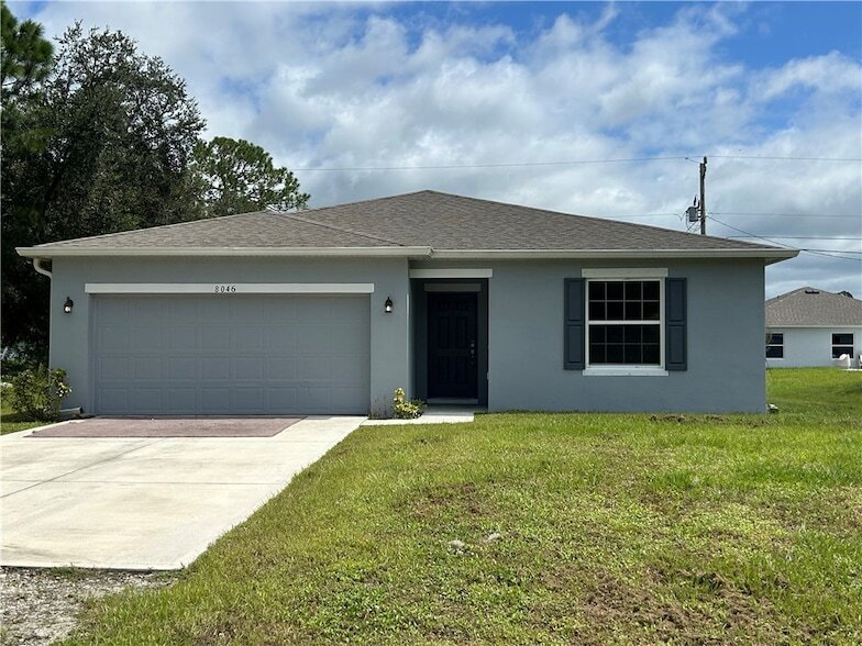 8046 104th Ct in Vero Beach, FL - Building Photo