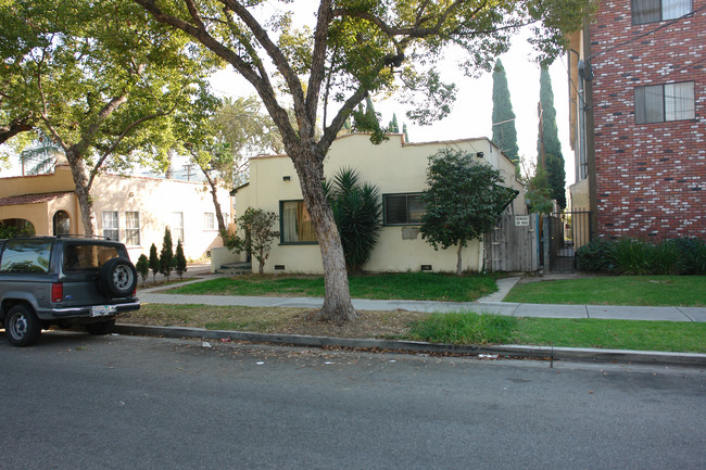 506 E Acacia Ave in Glendale, CA - Building Photo - Building Photo