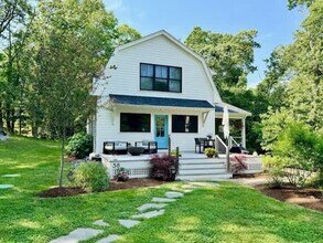 38 Old Stone Church Rd in Little Compton, RI - Building Photo - Building Photo