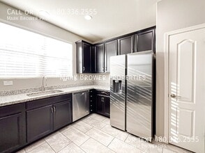 3328 W Hayduk Rd in Phoenix, AZ - Building Photo - Building Photo