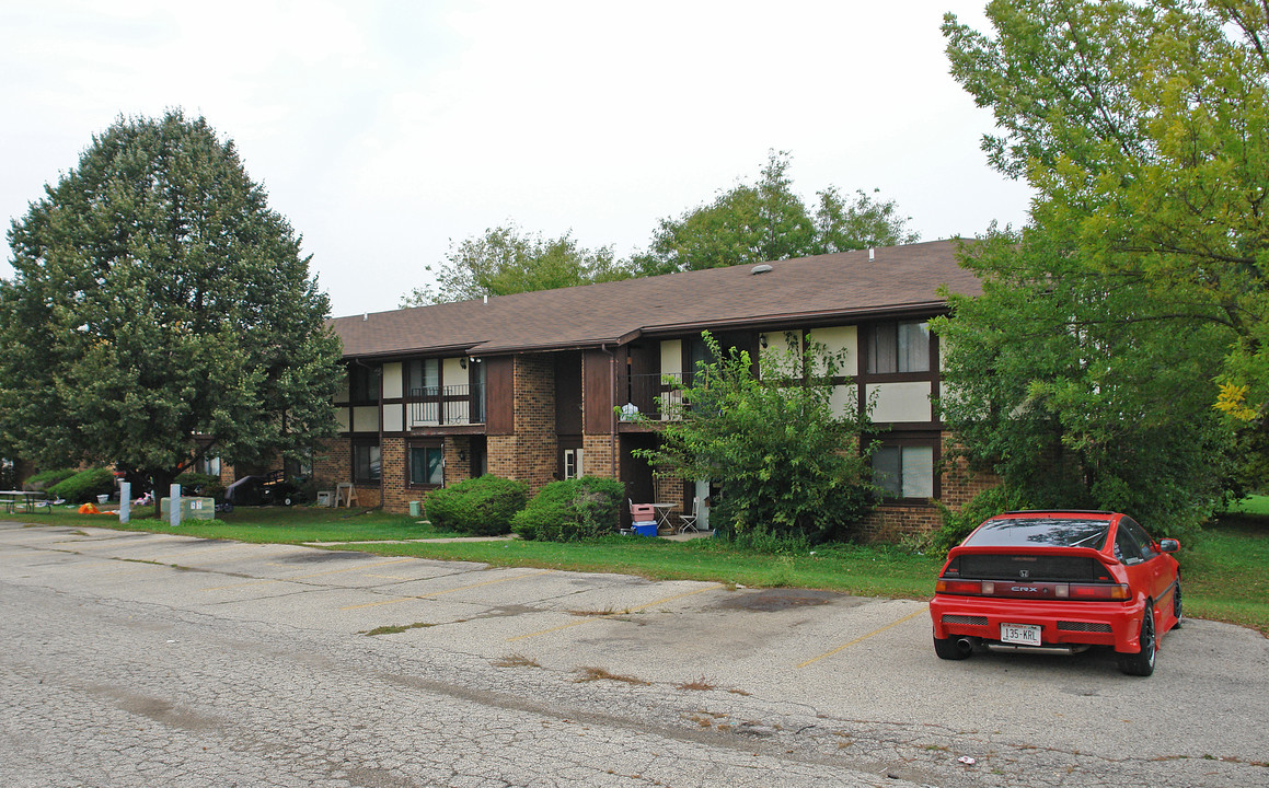 4811-4813 Indian Hills Dr in Racine, WI - Building Photo