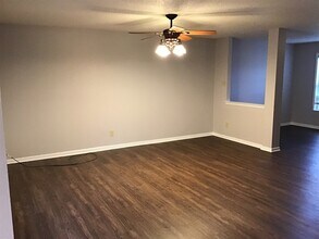 647 Hickory Pine Dr in New Whiteland, IN - Building Photo - Building Photo