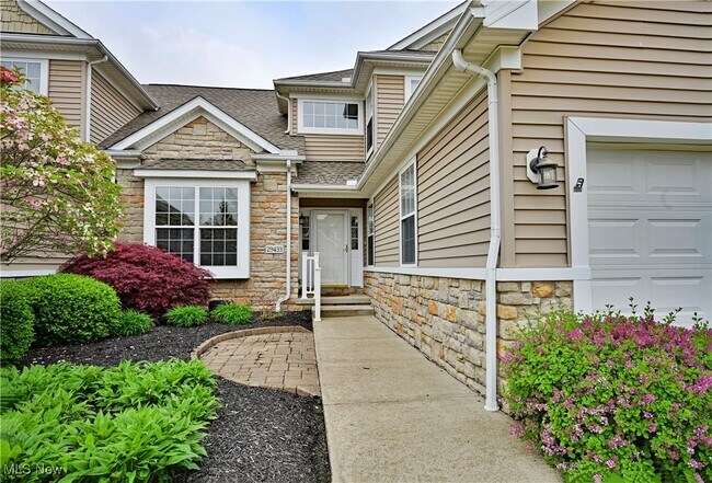 29433 Hummingbird Cir in Westlake, OH - Building Photo - Building Photo