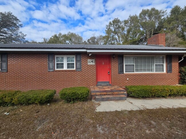 property at 1641 Rayonier Rd