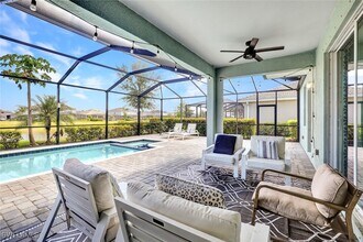 2369 Tangerine Ln in Naples, FL - Foto de edificio - Building Photo