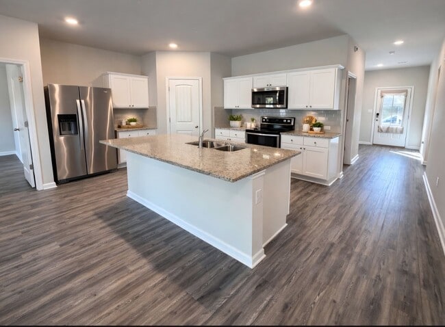 8431 Rosemary Ave in Denham Springs, LA - Building Photo - Building Photo