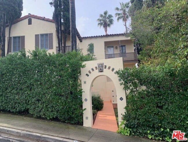 property at 3842 Aloha St