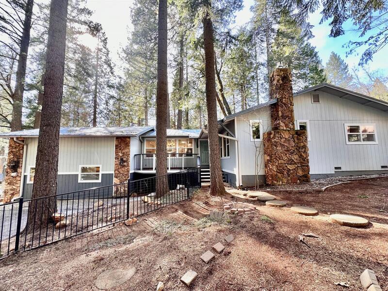 13590 Red Dog Rd in Nevada City, CA - Building Photo