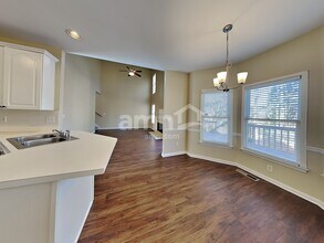 3305 Maple Terrace Dr in Suwanee, GA - Foto de edificio - Building Photo