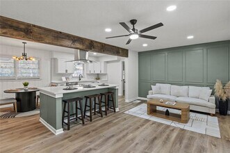 2378 Green Forrest Dr in Decatur, GA - Foto de edificio - Building Photo