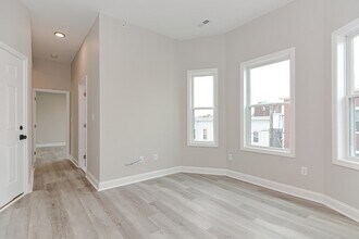 5 John St in Chelsea, MA - Building Photo - Building Photo