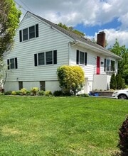 3020 Soundview Dr in Mamaroneck, NY - Building Photo - Building Photo