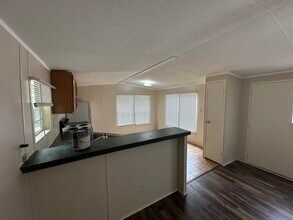 621 Live Oak St in Freeport, FL - Building Photo - Building Photo