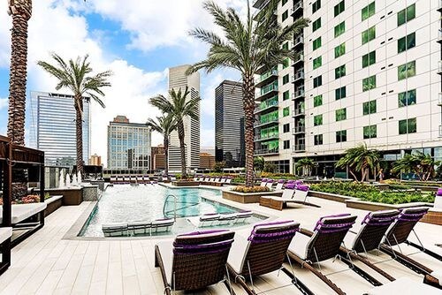 1475 Texas Ave in Houston, TX - Building Photo