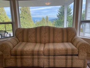 1021 Tuxedo Dr in Port Moody, BC - Building Photo - Building Photo