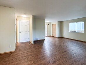 8201 E 36th Ave in Anchorage, AK - Building Photo - Building Photo