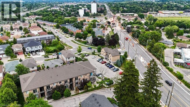 185 Windale Crescent in Kitchener, ON - Building Photo - Building Photo