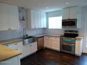 4142 E Calle Redonda in Phoenix, AZ - Building Photo - Building Photo