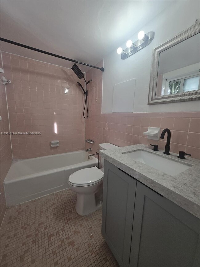 1400 N 17th Ave in Hollywood, FL - Building Photo - Building Photo