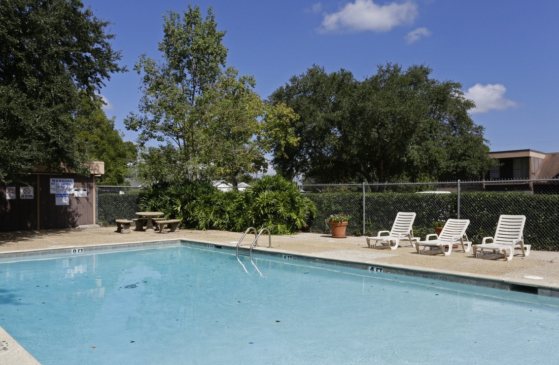 Acadia Park Apartments in Houma, LA - Building Photo