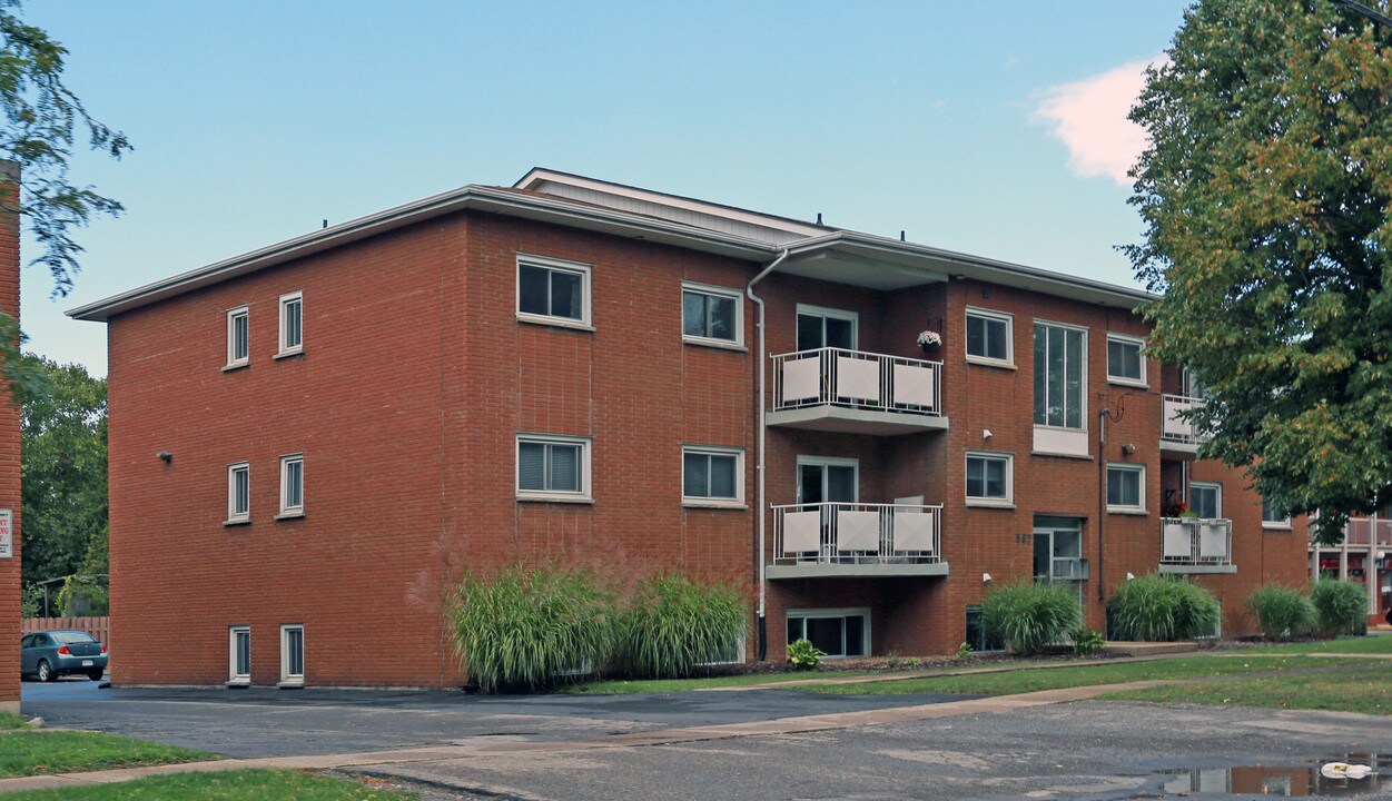 567 Ontario St in St Catharines, ON - Building Photo
