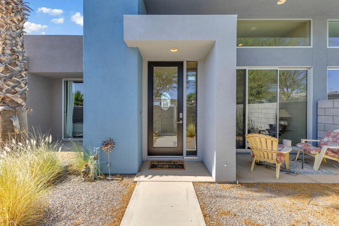 3598 Quiet Side St in Palm Springs, CA - Foto de edificio