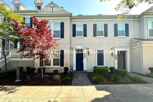 property at 3718 Central Pkwy