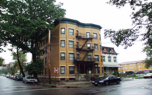 120 Madison Ave in Elizabeth, NJ - Foto de edificio - Building Photo