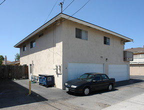 7651 Volga Dr in Huntington Beach, CA - Building Photo - Building Photo