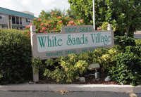 White Sands Village Condominiums in Sarasota, FL - Foto de edificio - Building Photo