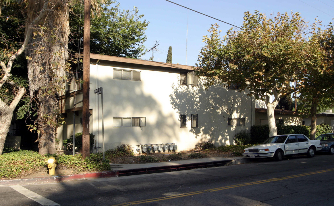 15903 Sherman Way in Van Nuys, CA - Building Photo